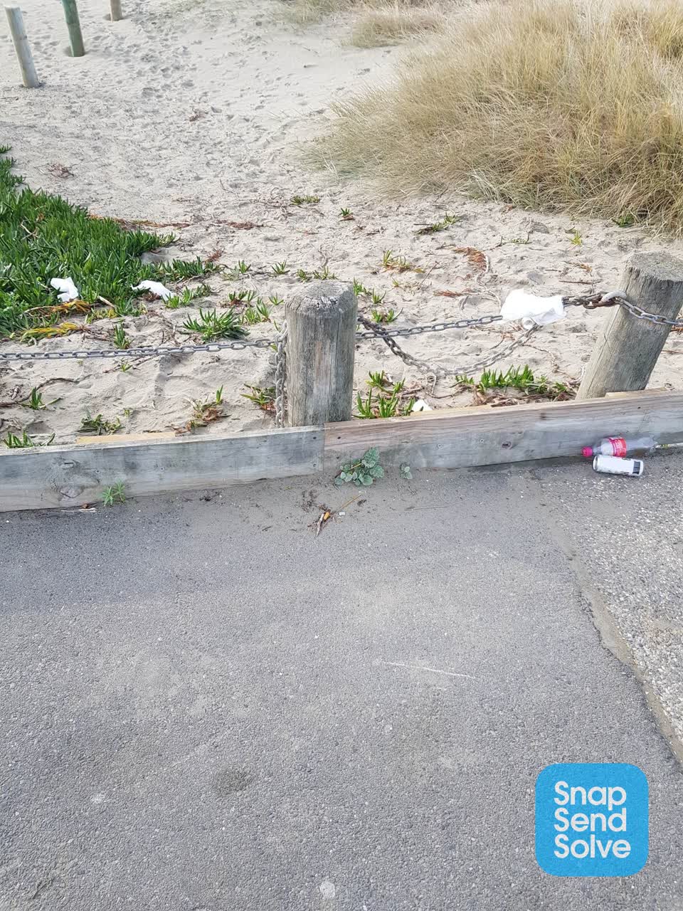 The photograph attached to this rubbish/recycling report