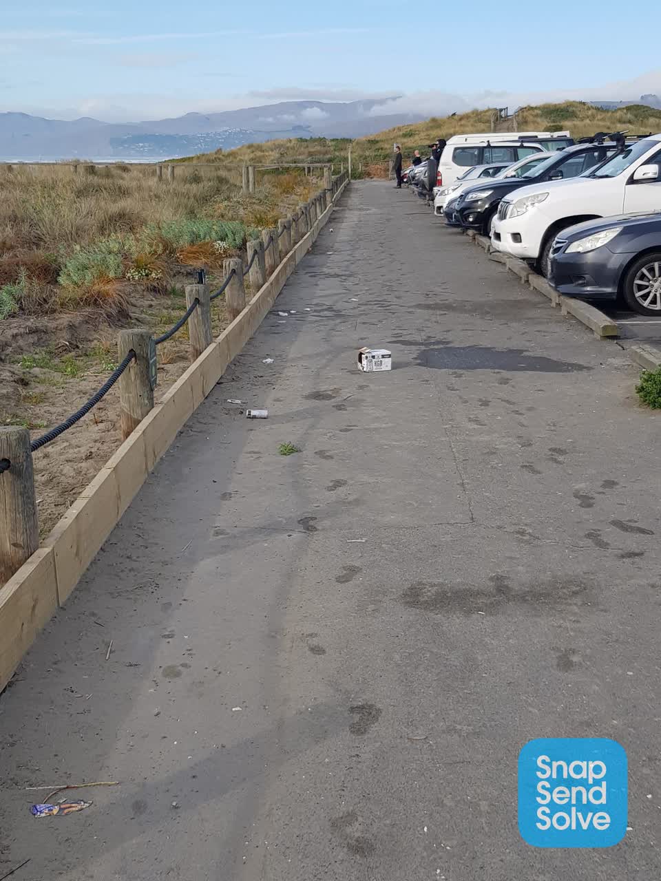 The photograph attached to this rubbish/recycling report