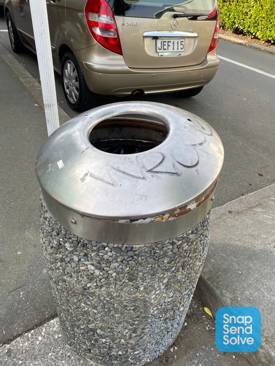 The photograph attached to this graffiti report