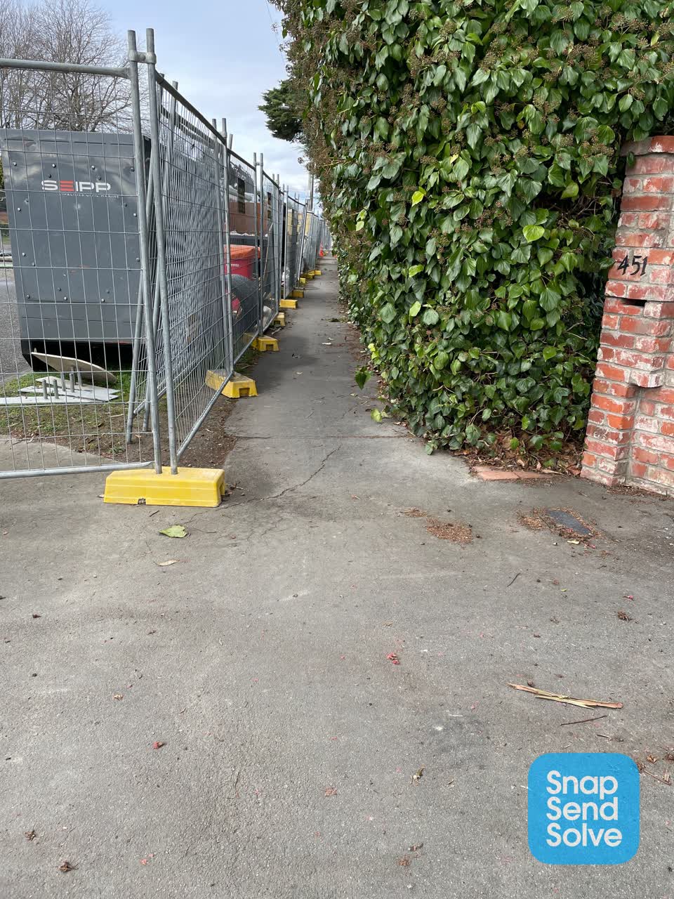 The photograph attached to this roading/streets report