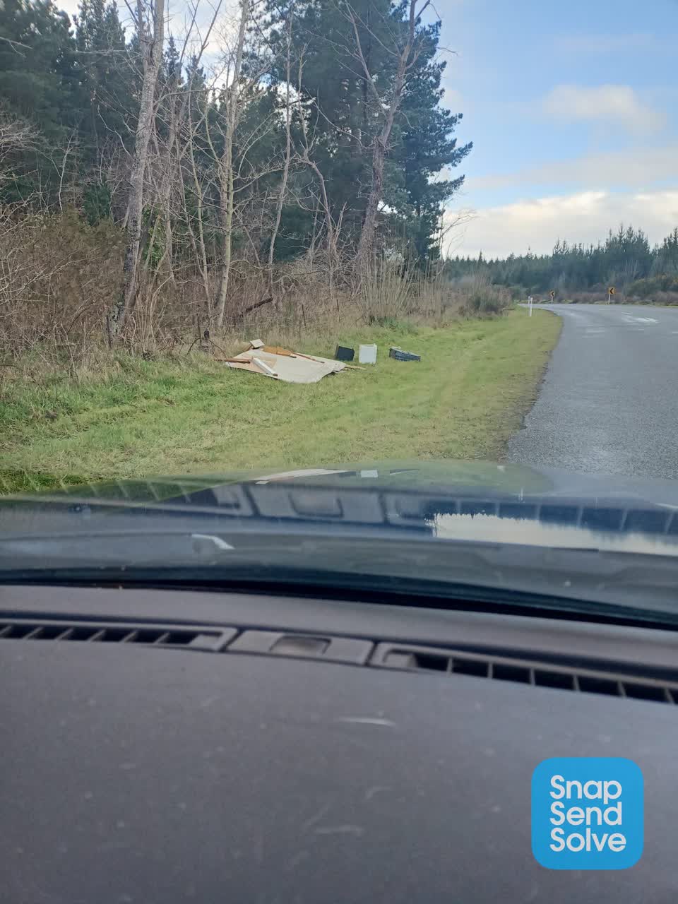 The photograph attached to this rubbish/recycling report