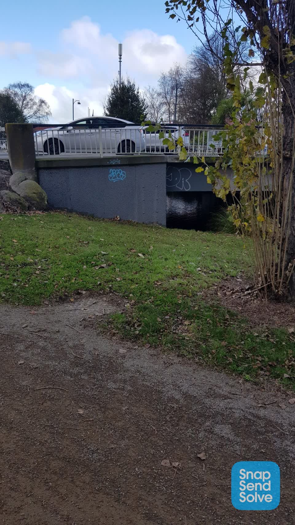 The photograph attached to this graffiti report