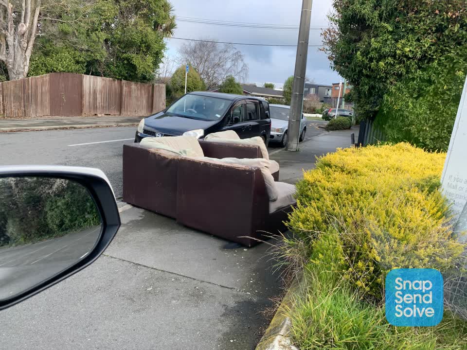 The photograph attached to this rubbish/recycling report