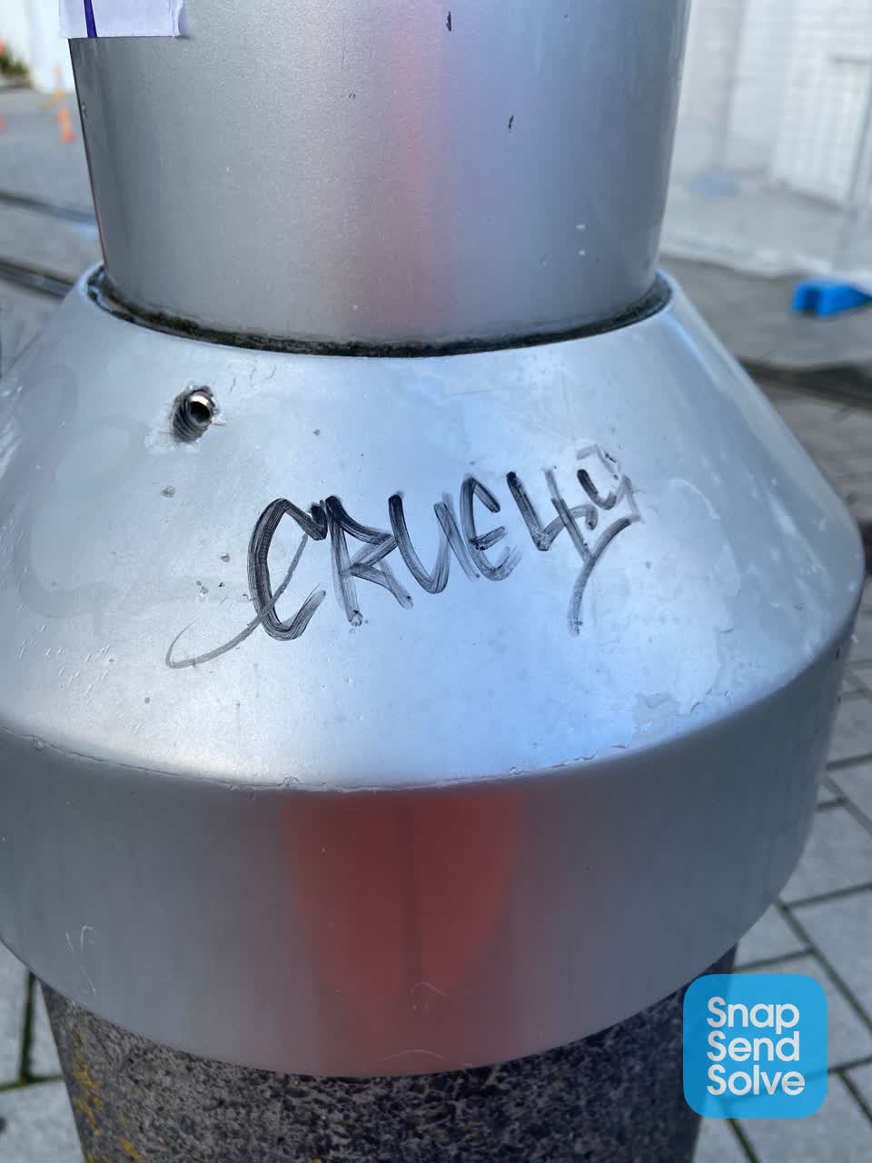 The photograph attached to this graffiti report