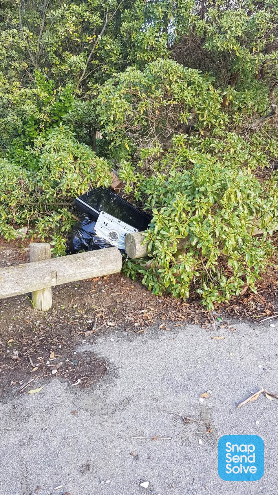 The photograph attached to this rubbish/recycling report
