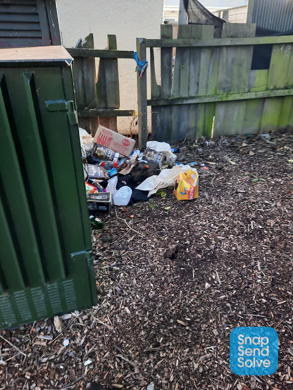 The photograph attached to this rubbish/recycling report