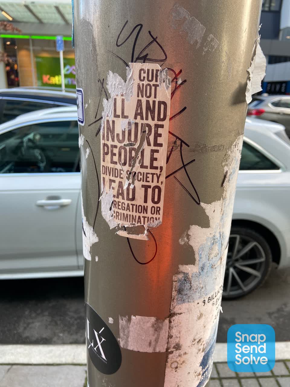 The photograph attached to this graffiti report