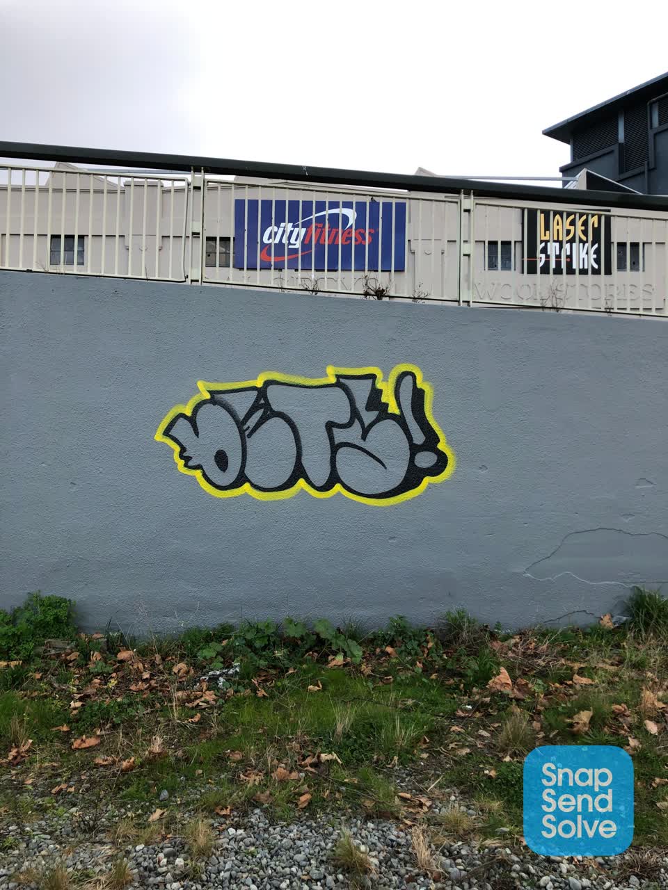 The photograph attached to this graffiti report