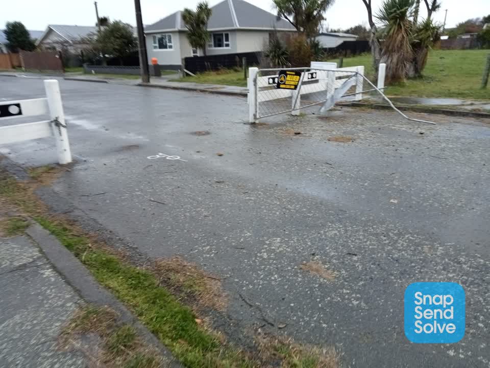 The photograph attached to this roading/streets report
