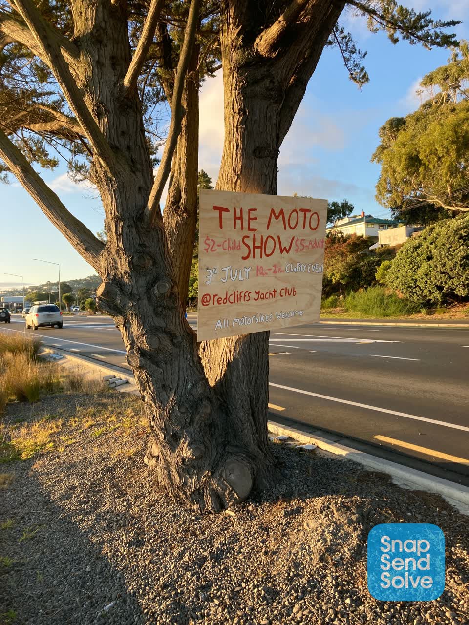 The photograph attached to this roading/streets report