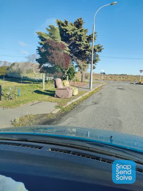 Rubbish/Recycling, a report photo