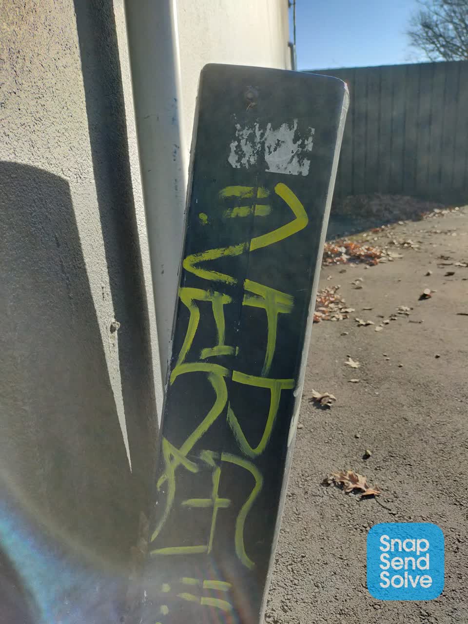 The photograph attached to this graffiti report