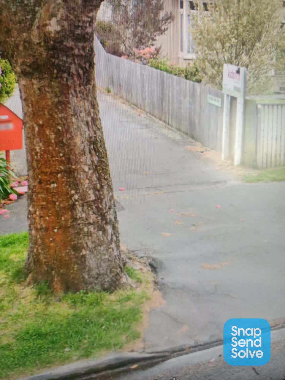 The photograph attached to this roading/streets report