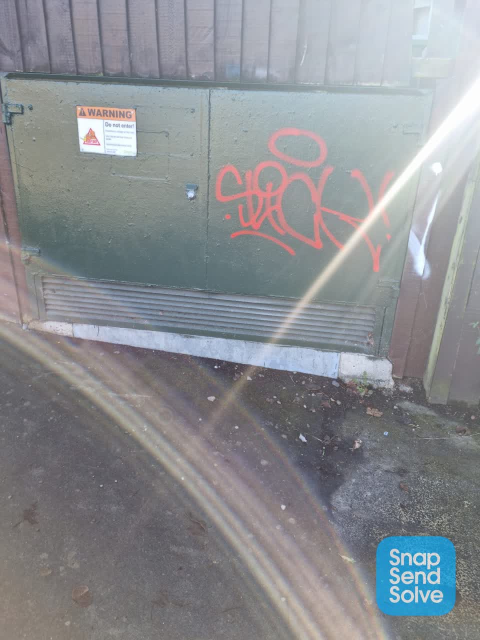 The photograph attached to this graffiti report