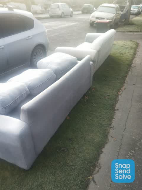 Rubbish/Recycling, a report photo