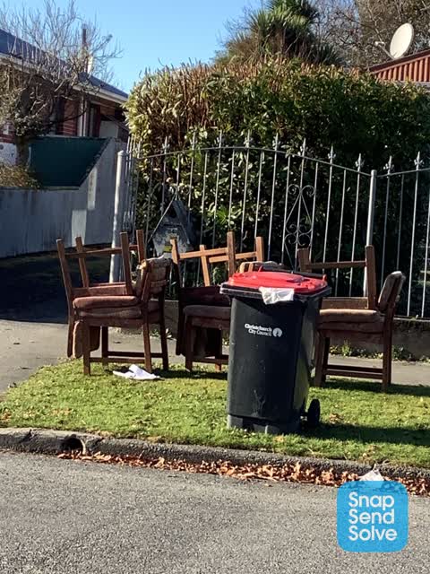 Rubbish/Recycling, a report photo