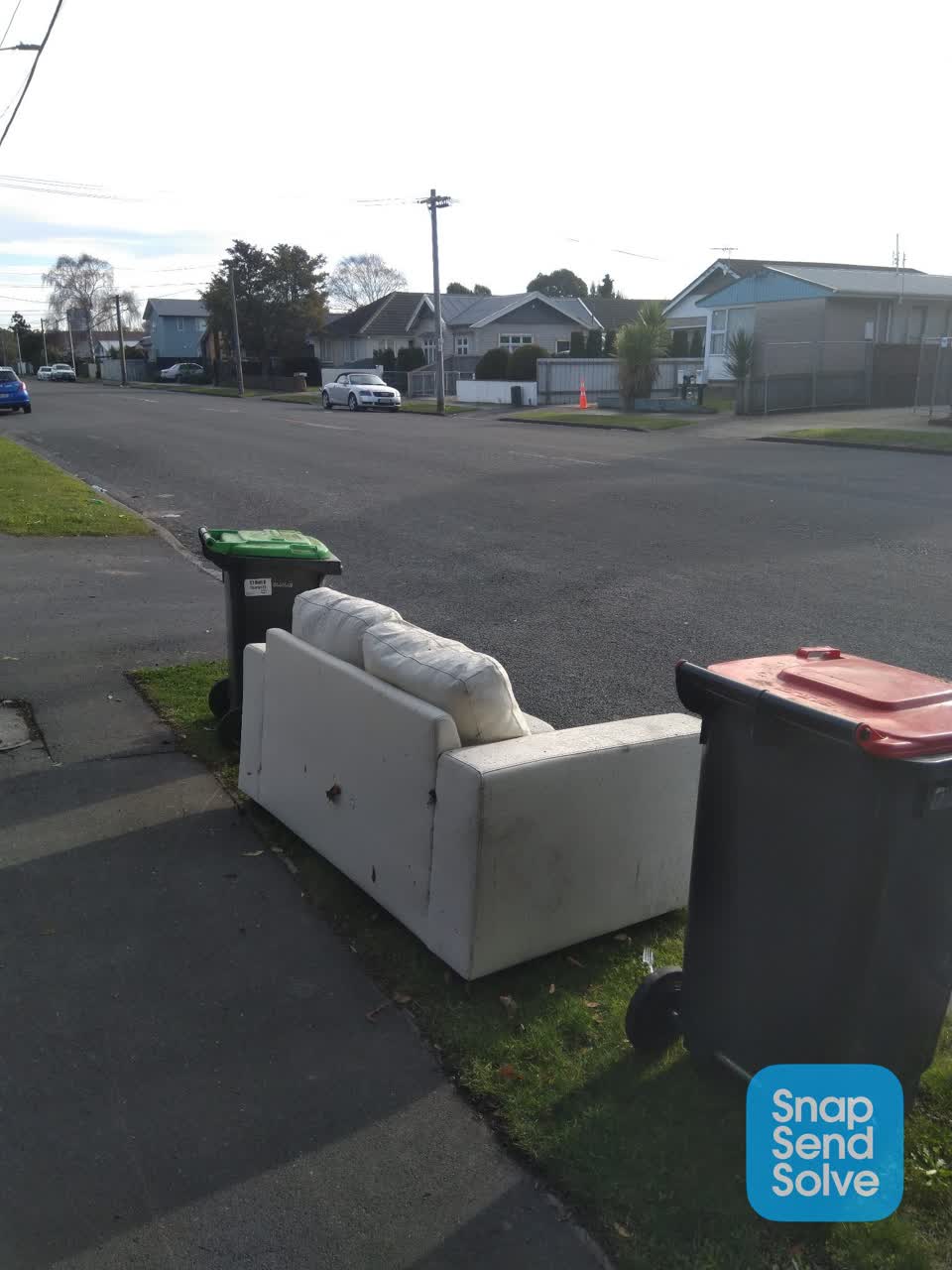 The photograph attached to this rubbish/recycling report