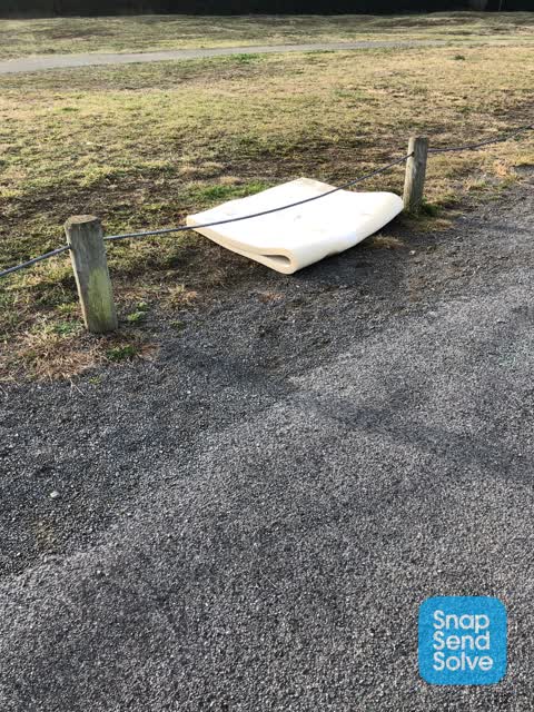 Rubbish/Recycling, a report photo