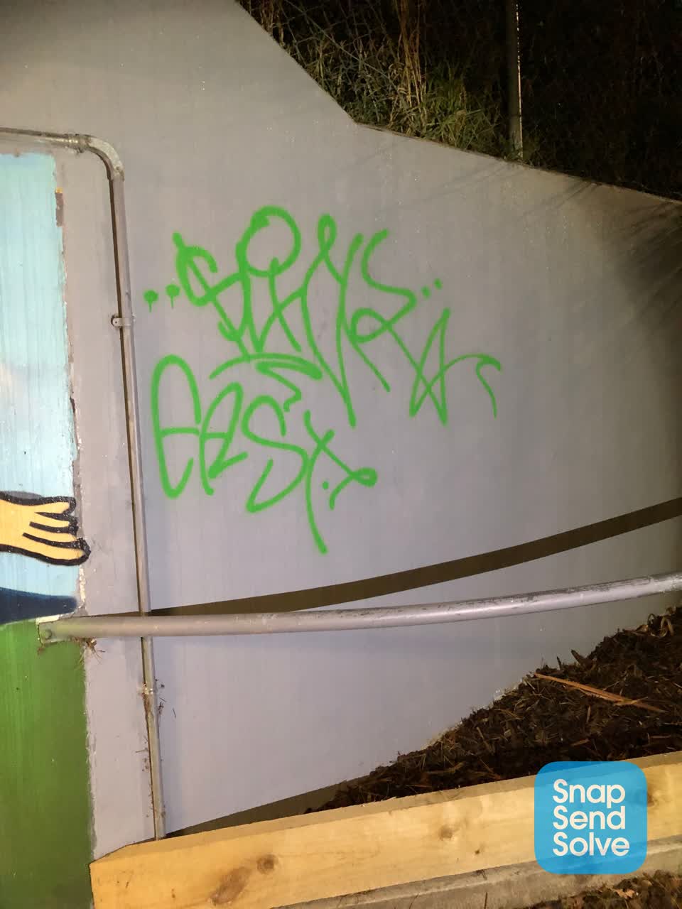 The photograph attached to this graffiti report