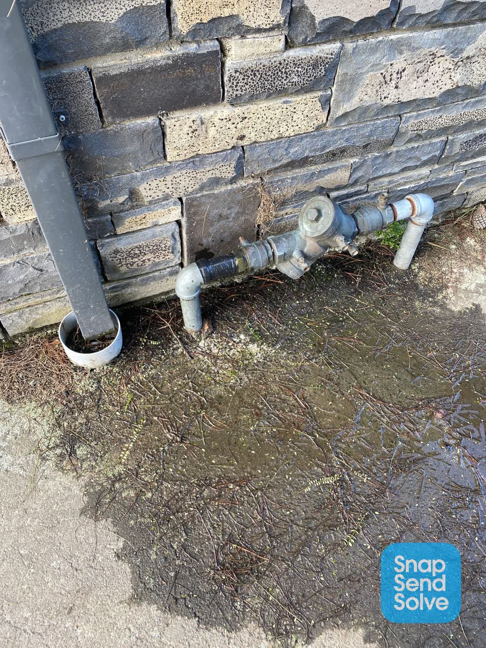 The photograph attached to this sewer - leak / blockage report