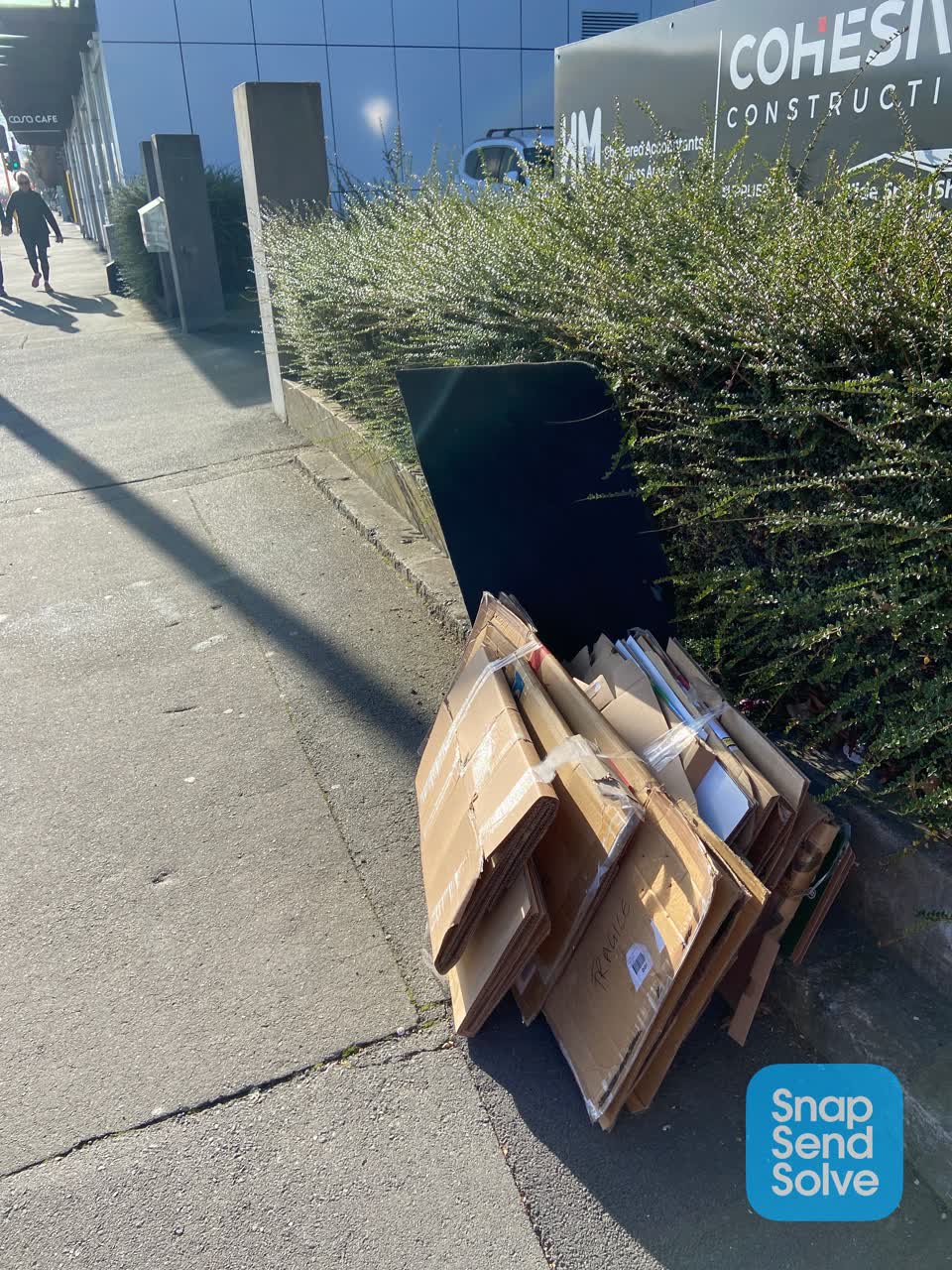 The photograph attached to this rubbish/recycling report