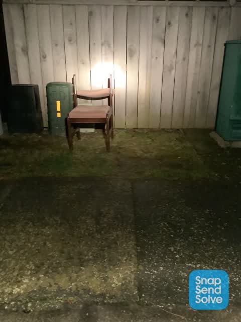 Rubbish/Recycling, a report photo