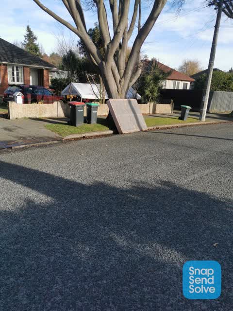 Rubbish/Recycling, a report photo