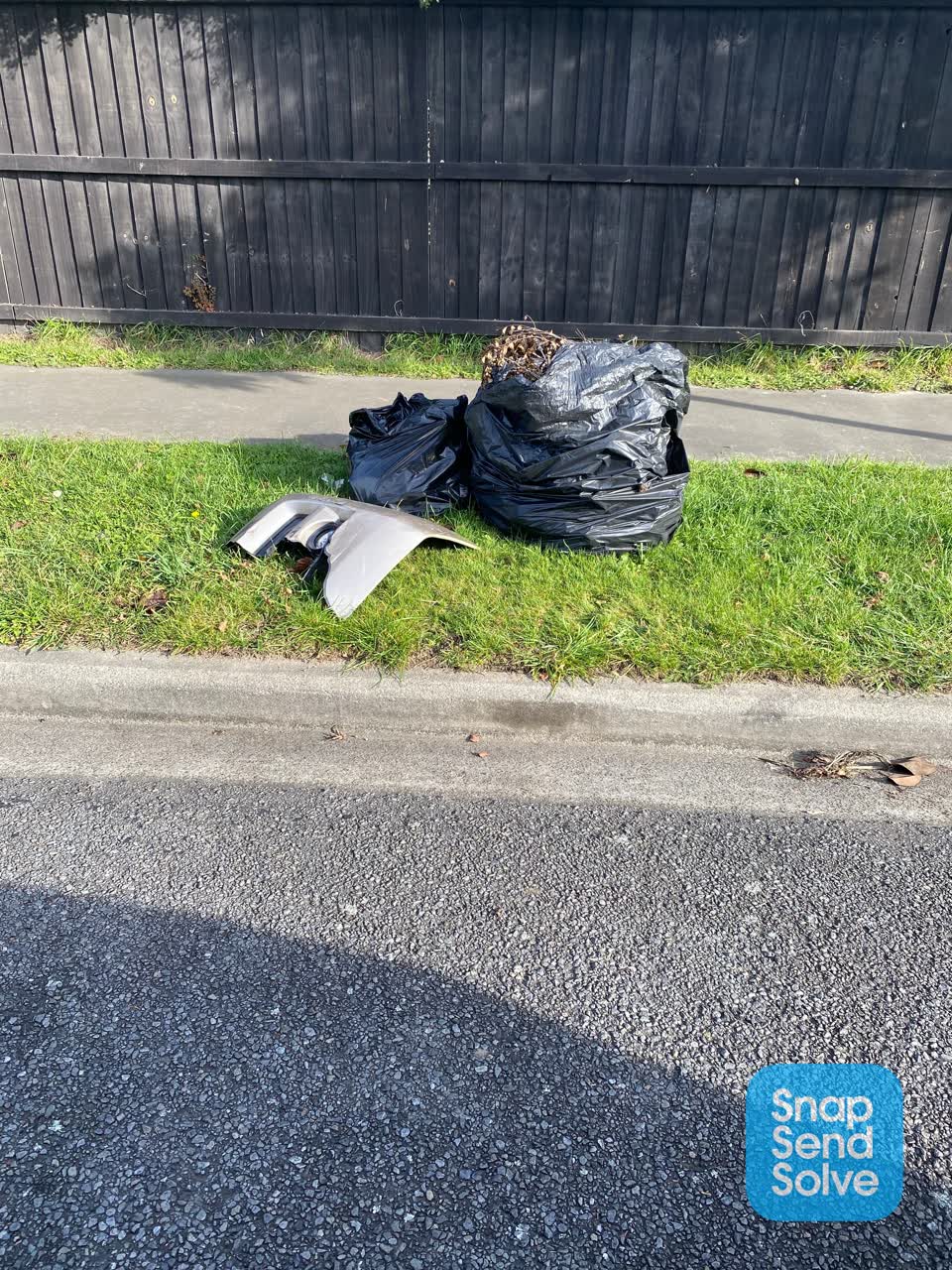 The photograph attached to this rubbish/recycling report