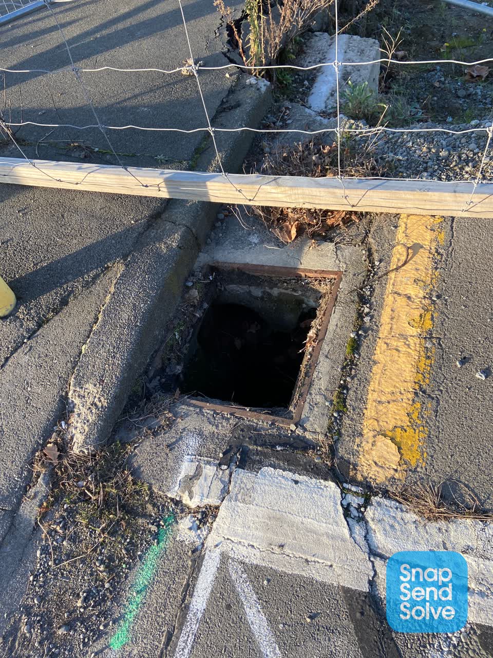 The photograph attached to this roading/streets report
