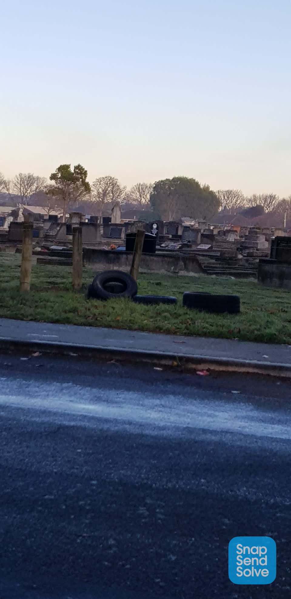 The photograph attached to this rubbish/recycling report