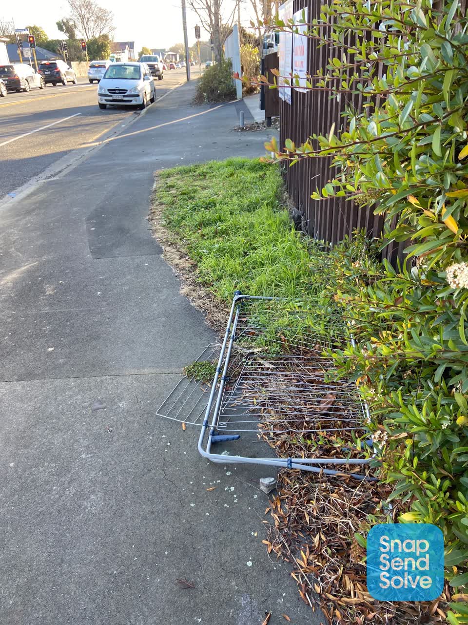 The photograph attached to this rubbish/recycling report