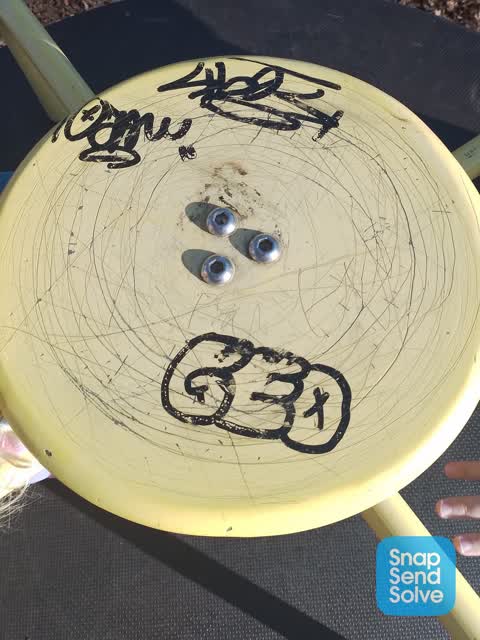 Graffiti — a report photo