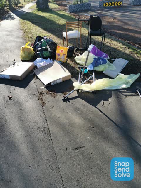 Rubbish/Recycling, a report photo