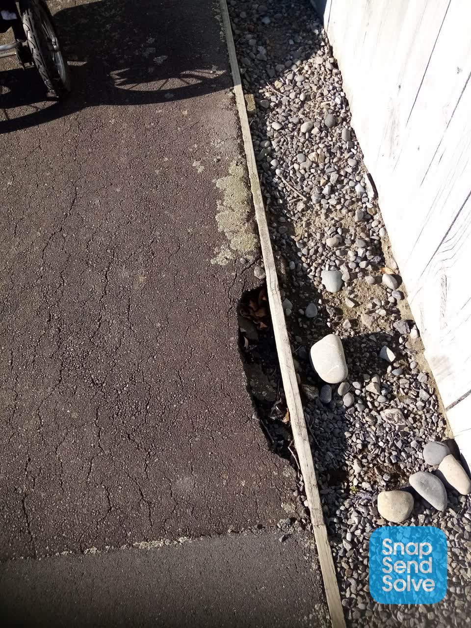 The photograph attached to this roading/streets report