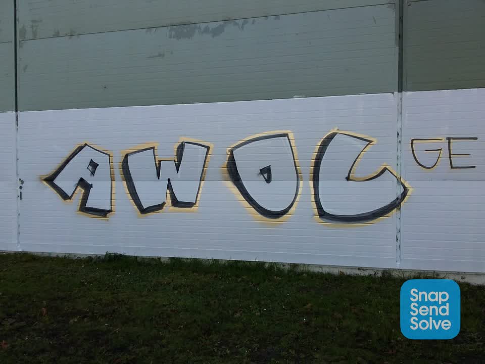 The photograph attached to this graffiti report