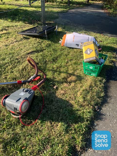 Rubbish/Recycling, a report photo