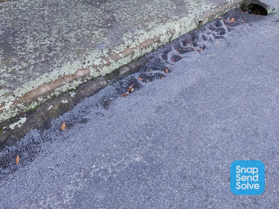 The photograph attached to this roading/streets report