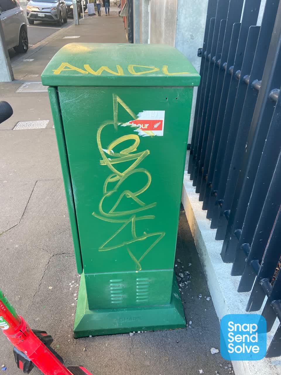 The photograph attached to this graffiti report