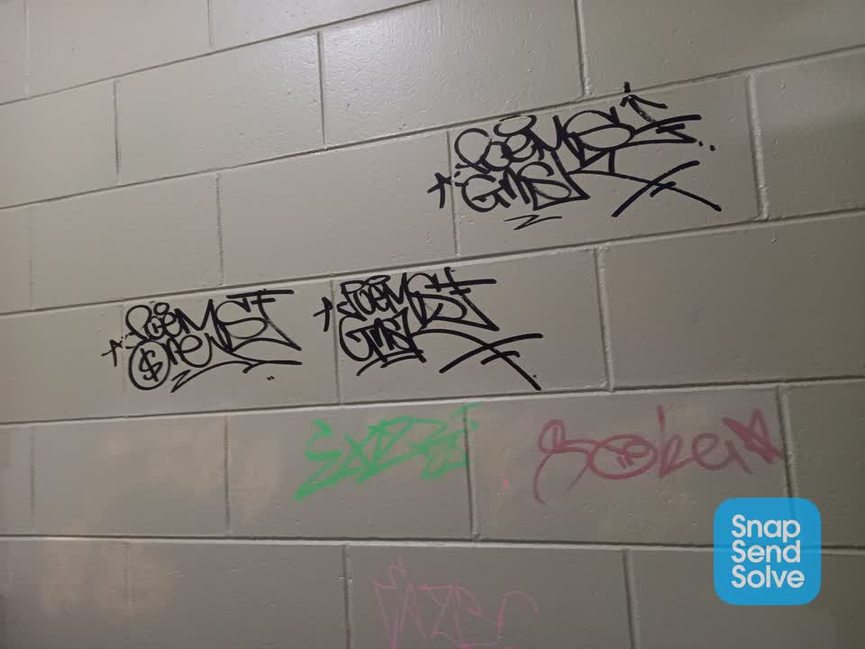 The photograph attached to this graffiti report