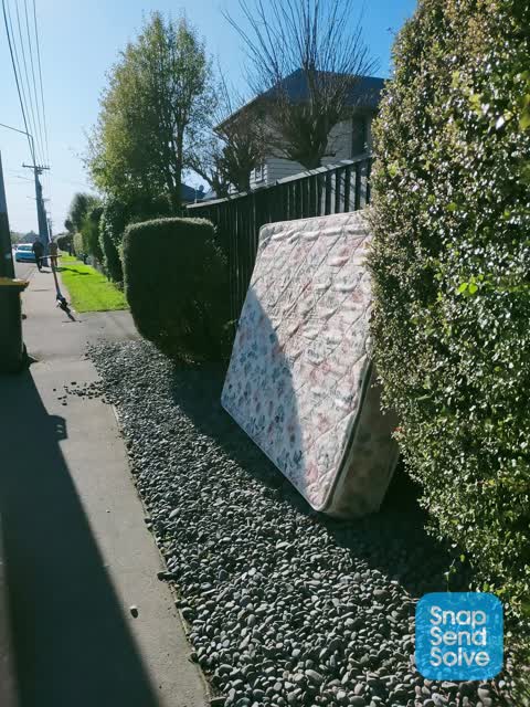 Rubbish/Recycling, a report photo
