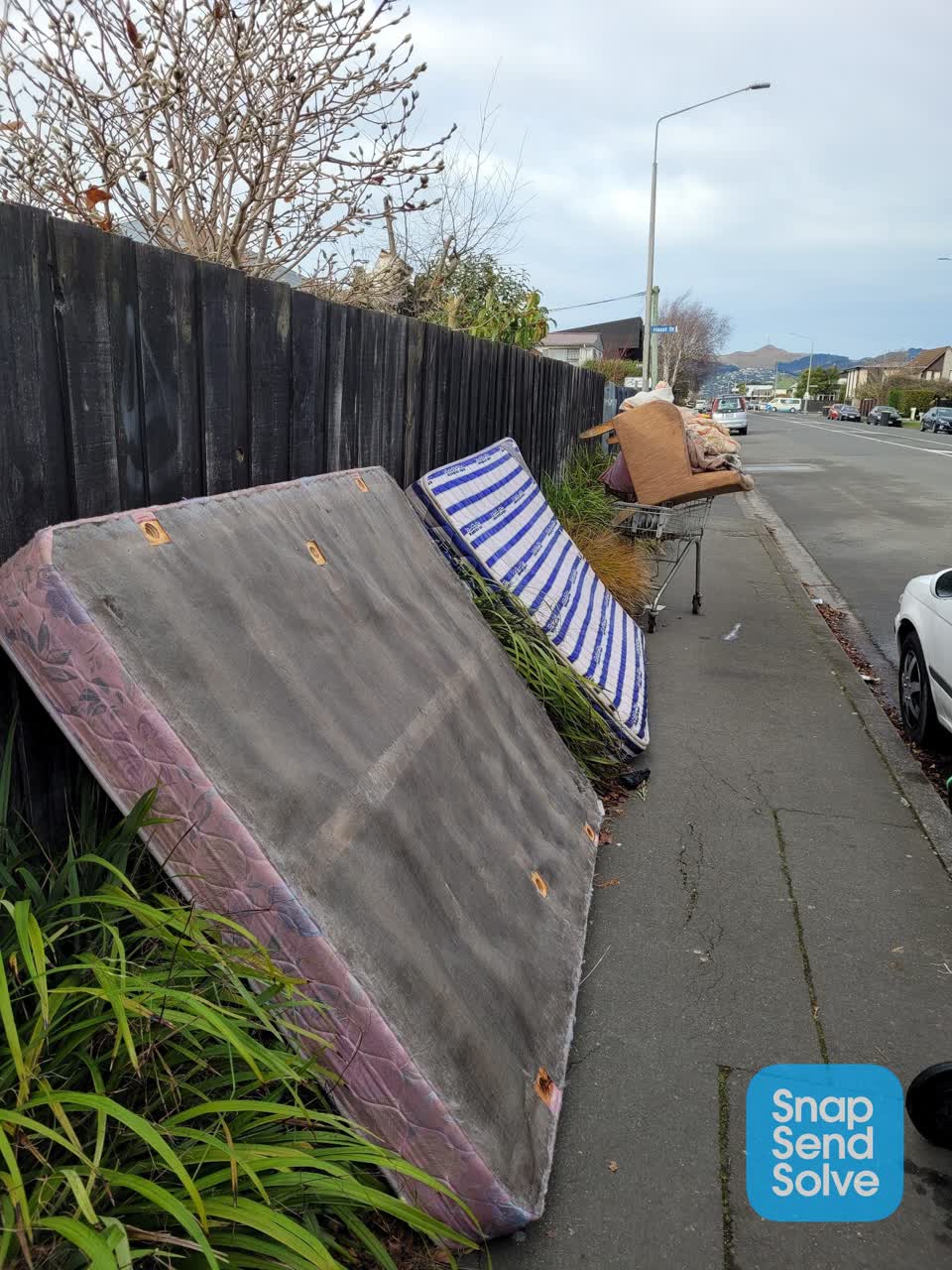 The photograph attached to this rubbish/recycling report