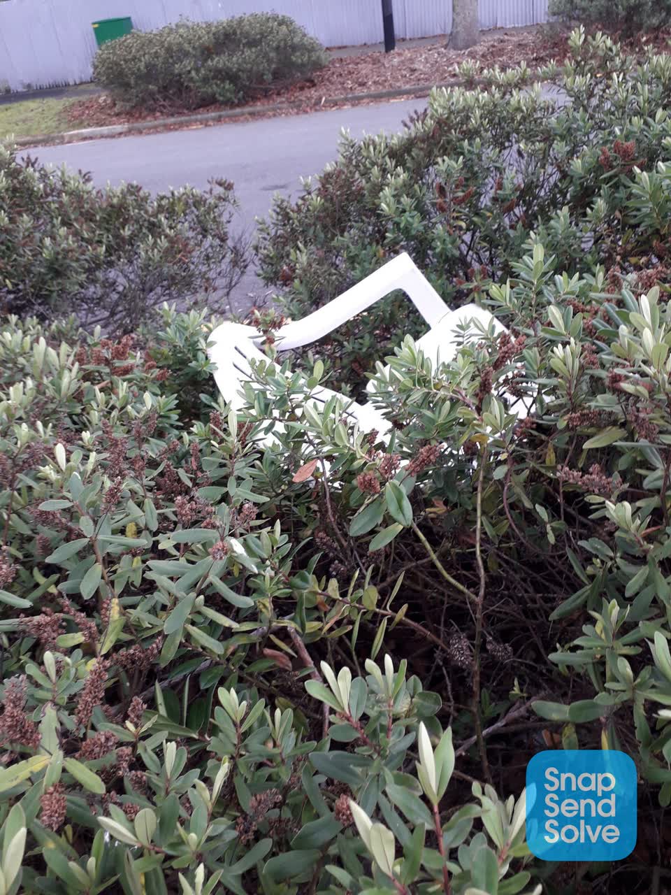 The photograph attached to this rubbish/recycling report