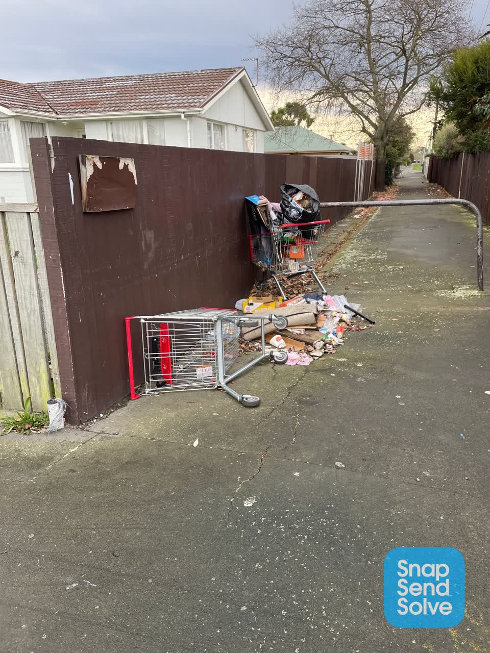 The photograph attached to this rubbish/recycling report