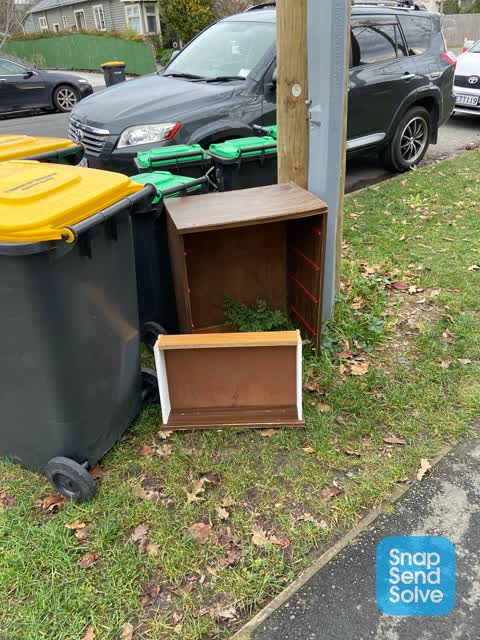 Rubbish/Recycling, a report photo