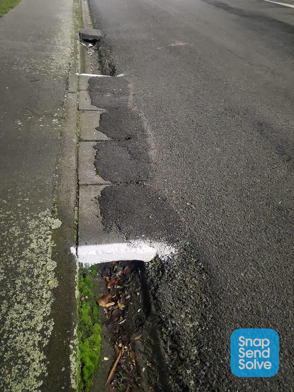 The photograph attached to this roading/streets report