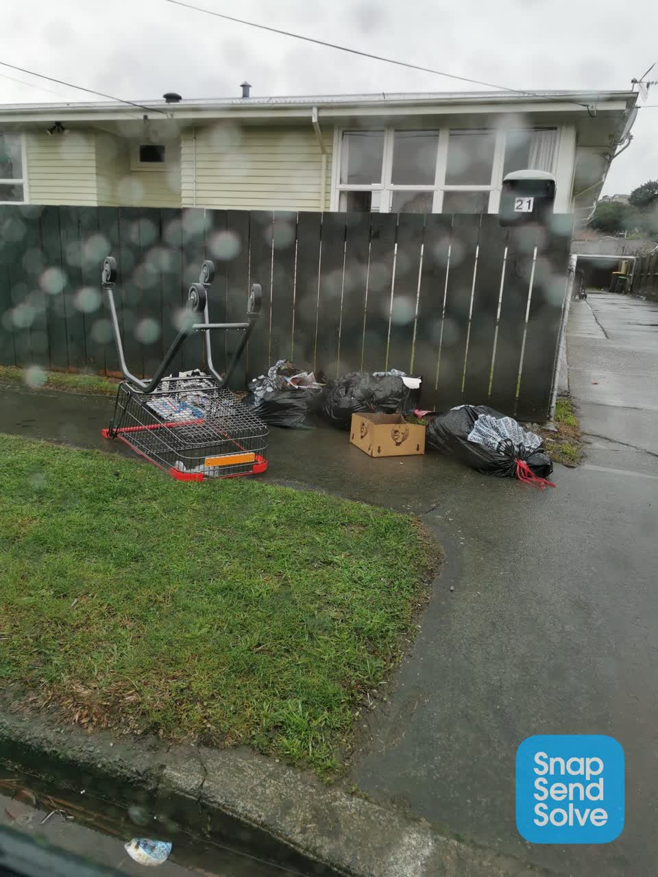 The photograph attached to this rubbish/recycling report