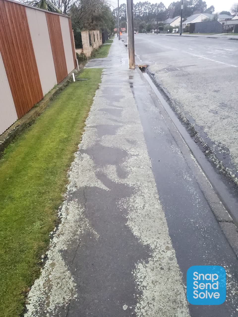 The photograph attached to this roading/streets report