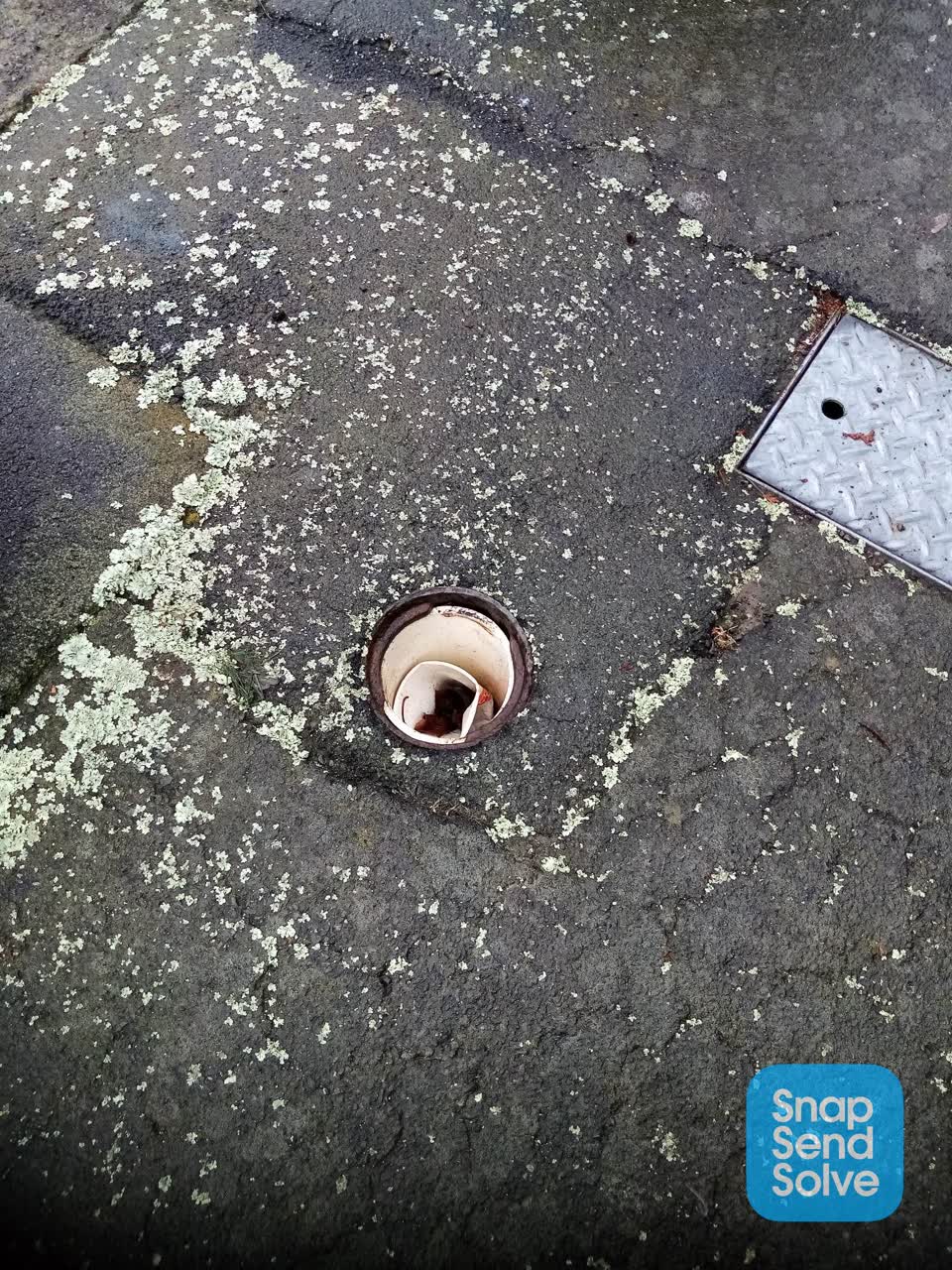 The photograph attached to this roading/streets report