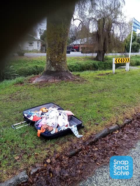 Rubbish/Recycling, a report photo