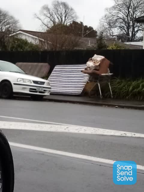 Rubbish/Recycling, a report photo